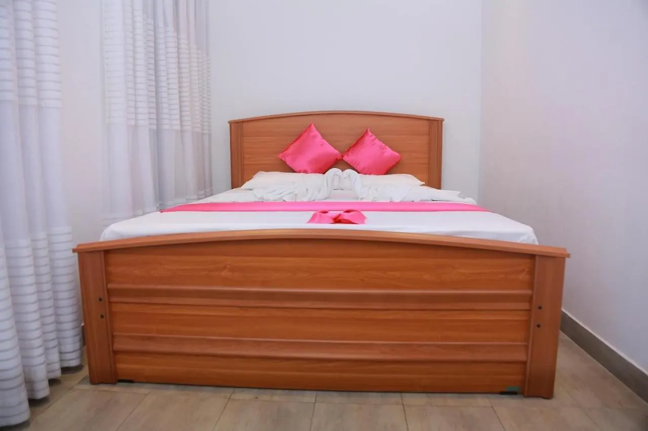 Estro Guest House Negombo 0*,